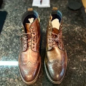 Johnston & Murphy wing tipped dress boots, size 11 Men main image 3